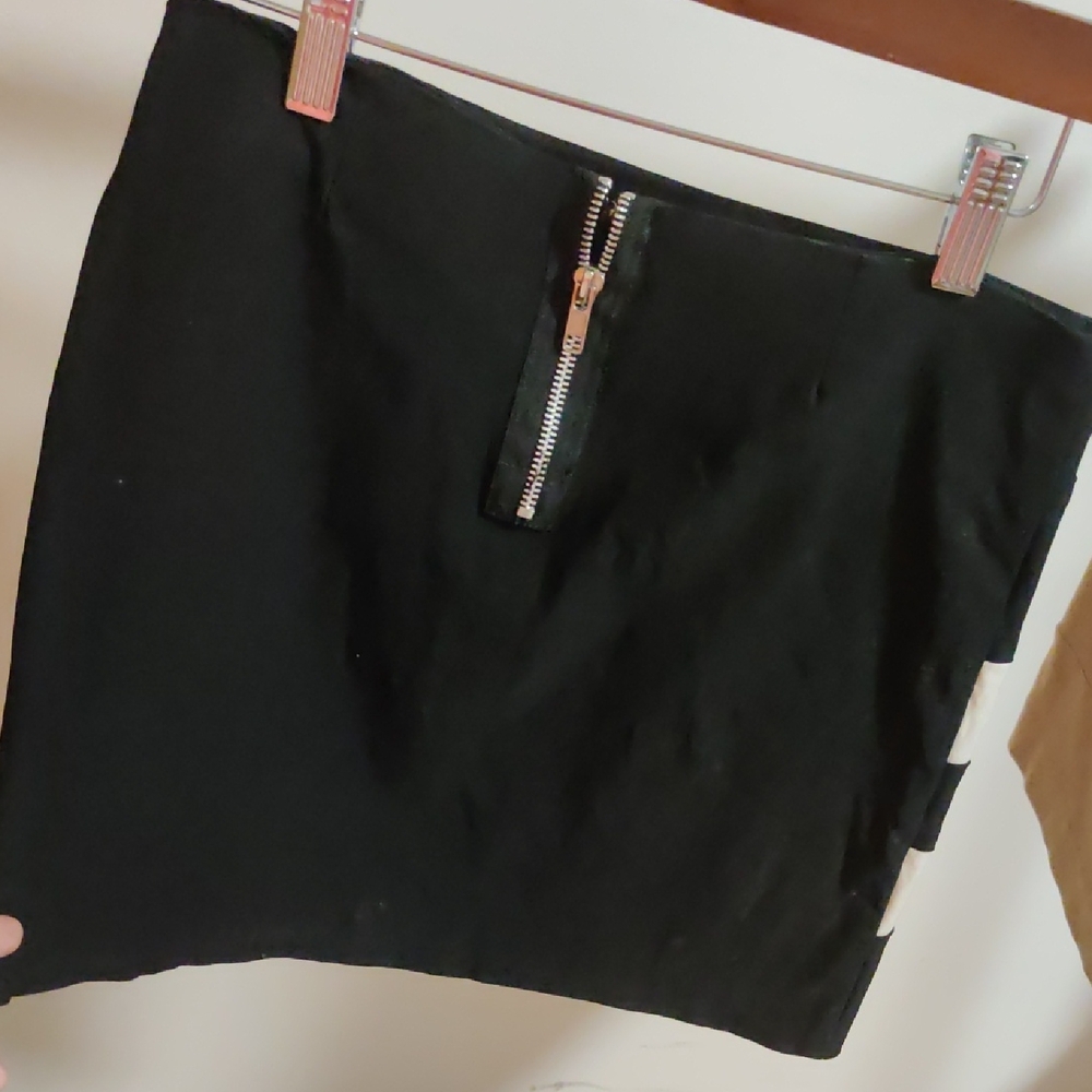 3 Mini Skirts Set - Picture 4 of 8